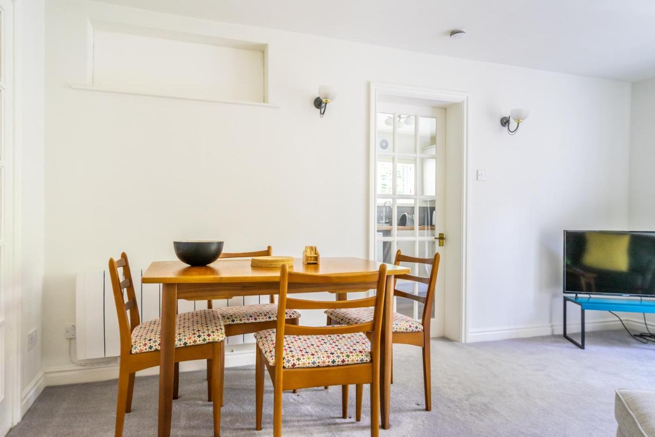 The Cottage By The Walls York Extérieur photo