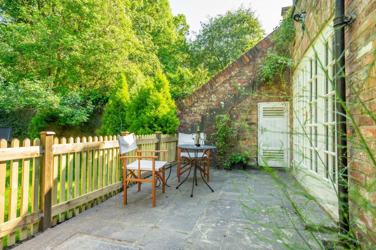 The Cottage By The Walls York Extérieur photo